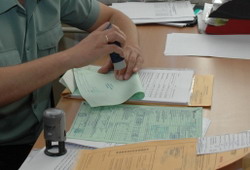 Инспекция при предоставлении вычета по НДС примет бумажную копию таможенного электронного документ